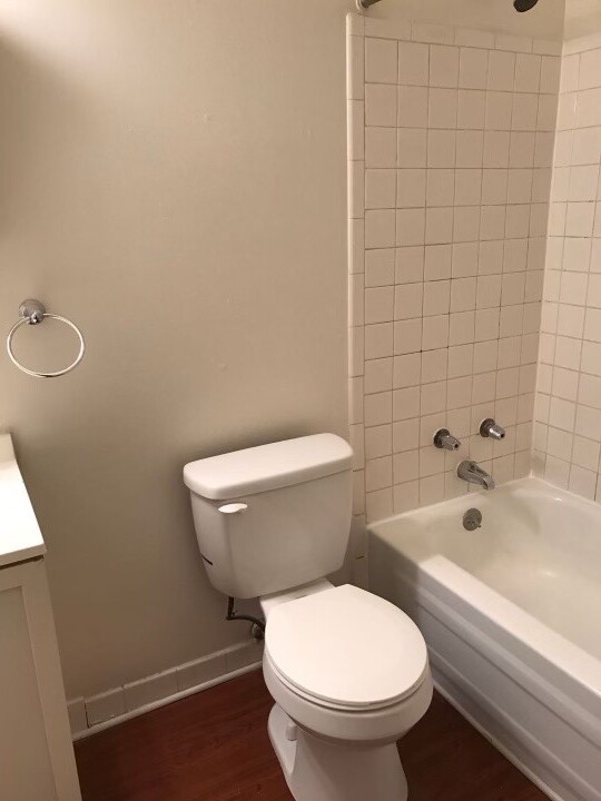 Building Photo - College Place