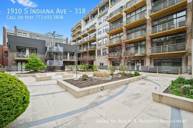 Building Photo - 1910 S Indiana Ave