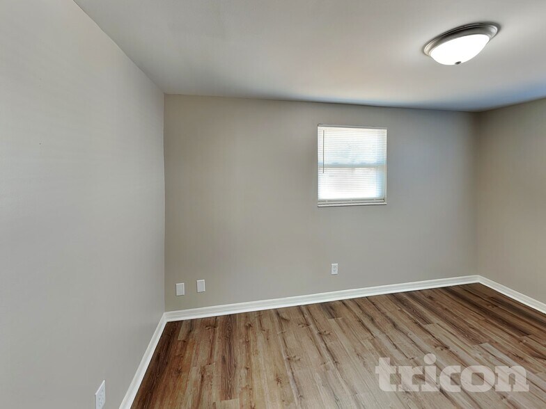 Building Photo - 5024 S 85th St