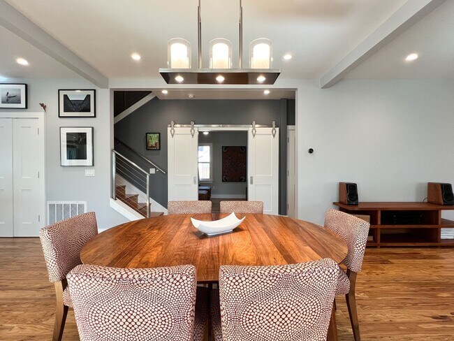 Building Photo - Fully Furnished Modern Home in the Desirable Alphabet Streets