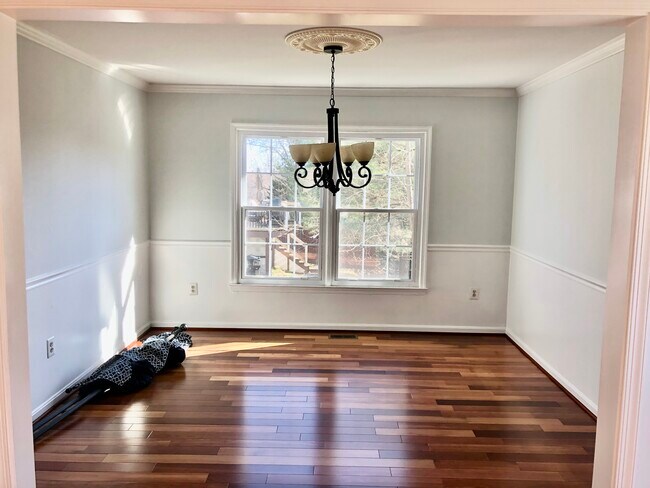 Formal dining room - 120 Connemara Dr