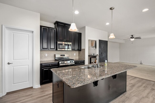 Building Photo - Smithfield Home