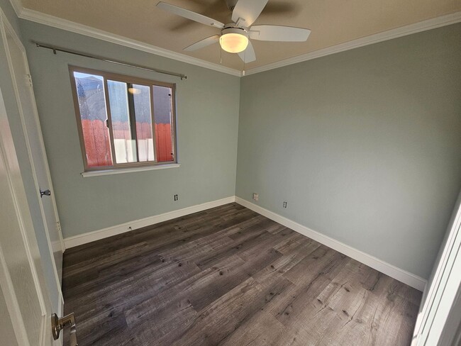 Building Photo - Beautifully Remodeled 3 Bedroom Home in Un...