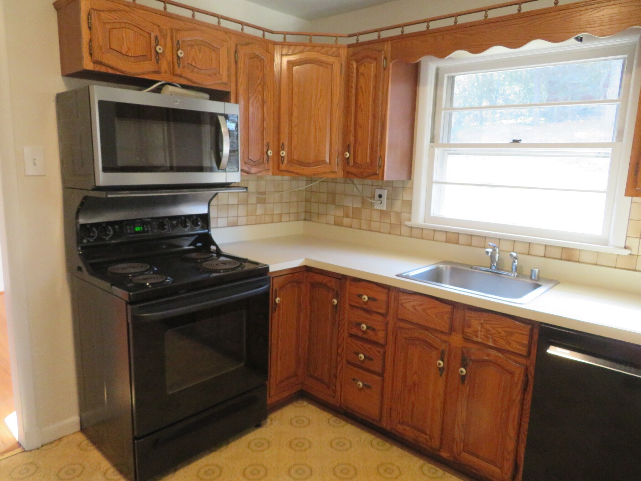 Building Photo - 26 Lakeside Dr