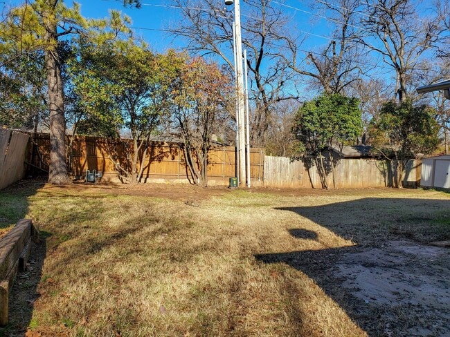 Building Photo - 3 bedroom 2 bath home in Shawnee