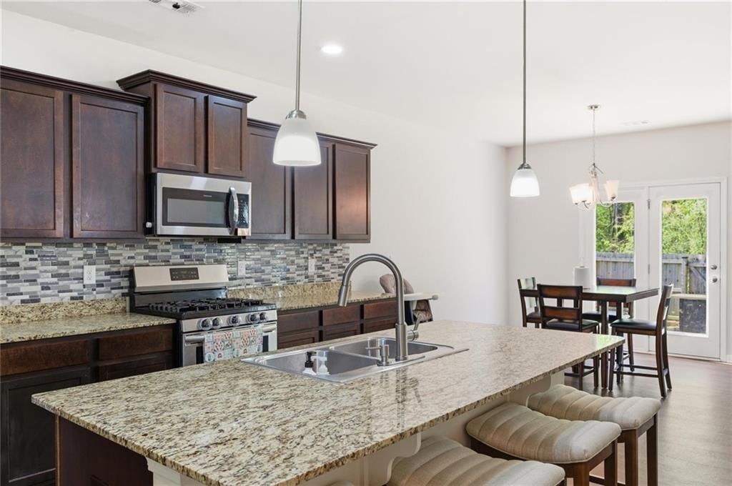 Building Photo - 296 Maple Brook Dr