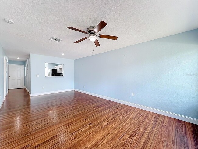 Building Photo - 2260 Grenwich Ave