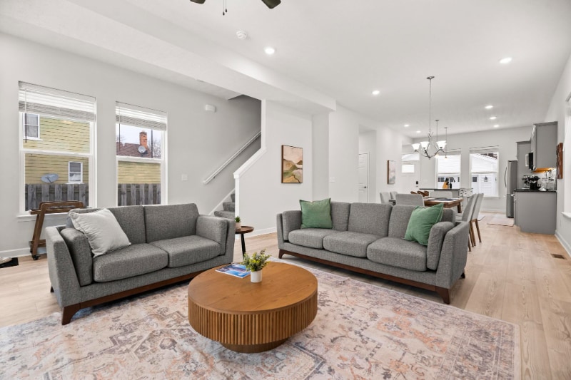 Building Photo - 2273 E 100th St