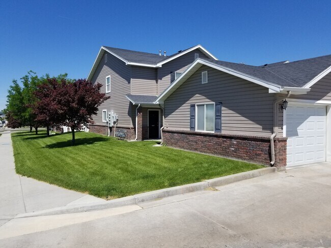 Building Photo - 550 Pheasant Ridge Dr