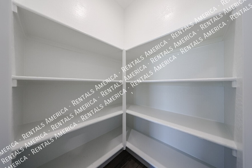 Building Photo - 5528 W McNeil St