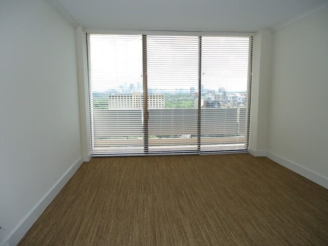 Building Photo - 2575 Peachtree Rd