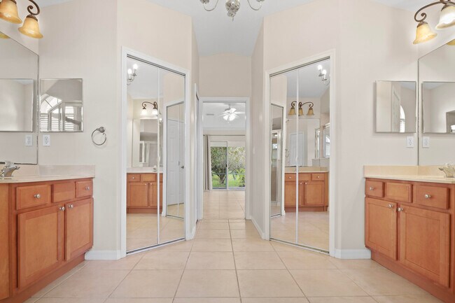 Building Photo - 5651 NW North Crisona Cir