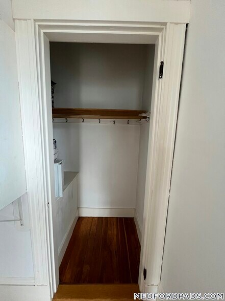 Building Photo - 124 Forest St