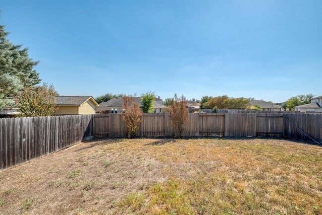 Building Photo - 17901 Violet Ln