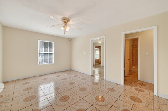 Building Photo - 968 Garapan St