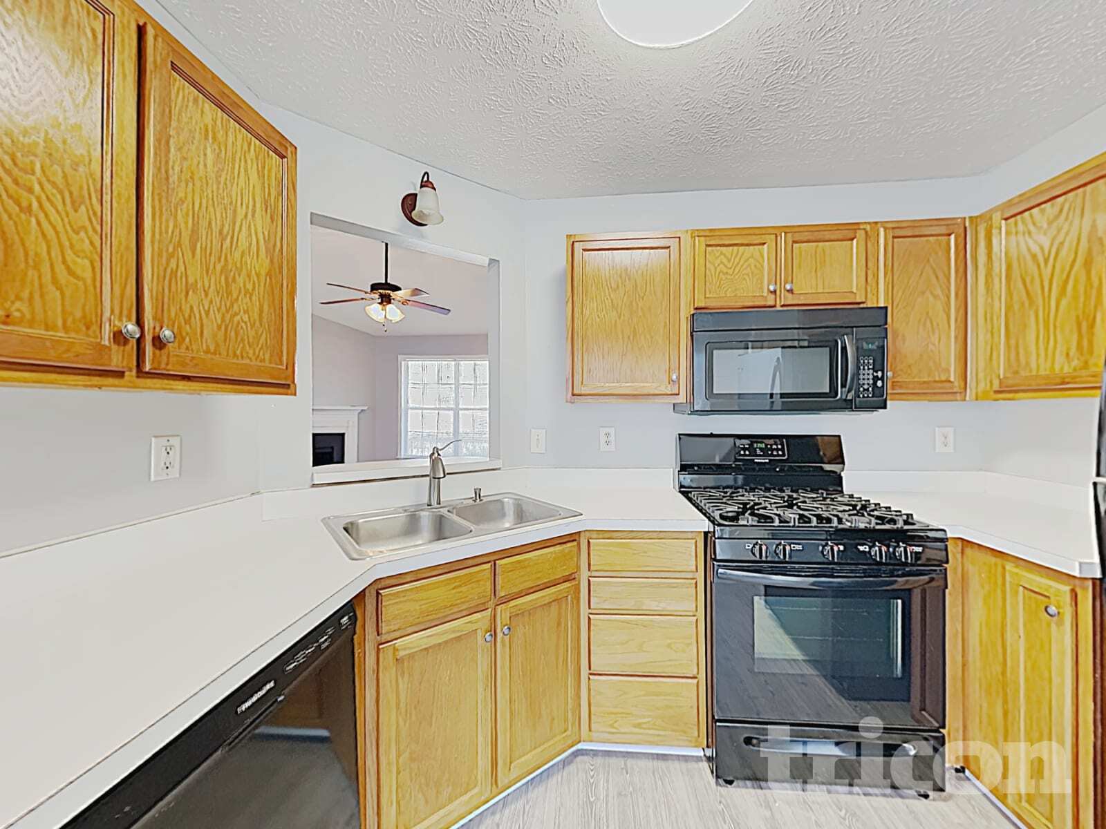 Building Photo - 87 Princeton Dr