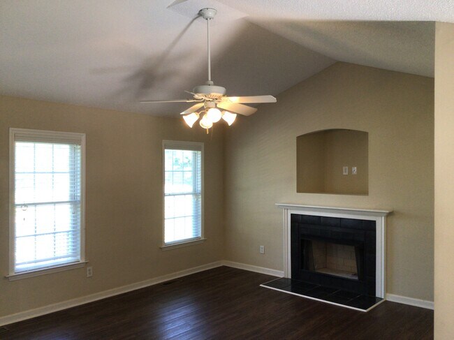 Building Photo - 140 Haven Grove Trl