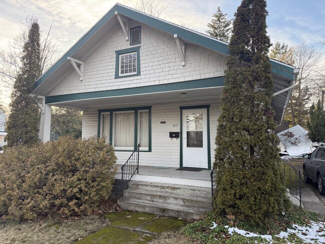 Building Photo - 517 S Hayes St