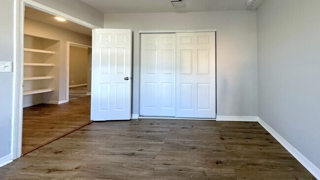 Building Photo - 3841 16th Ave S