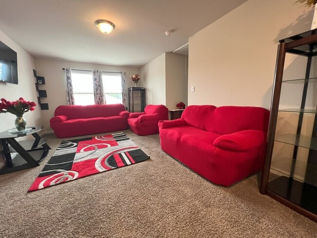 Building Photo - Stunning 4-Bedroom Home in Zachary's Mirav...