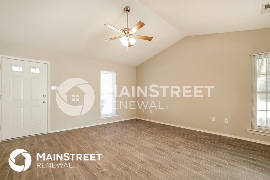 Building Photo - 3555 Dorchester Dr