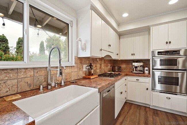 Building Photo - 14844 Rancho Real