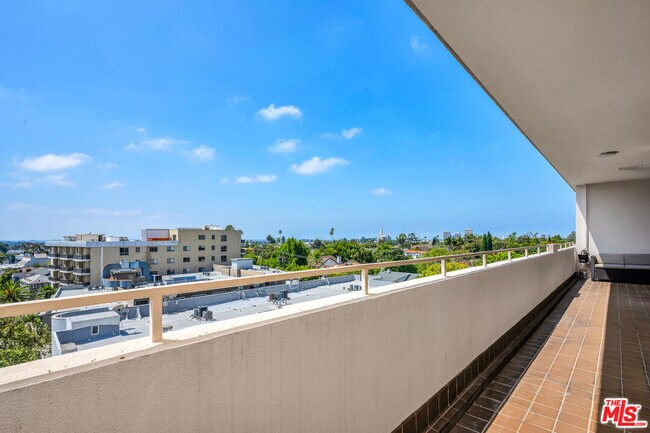 Building Photo - 1333 S Beverly Glen Blvd