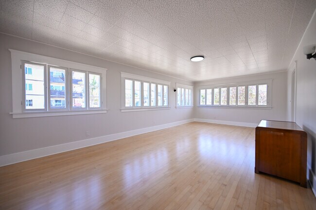 Building Photo - 1208 24th St