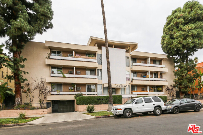 Building Photo - 425 S Kenmore Ave