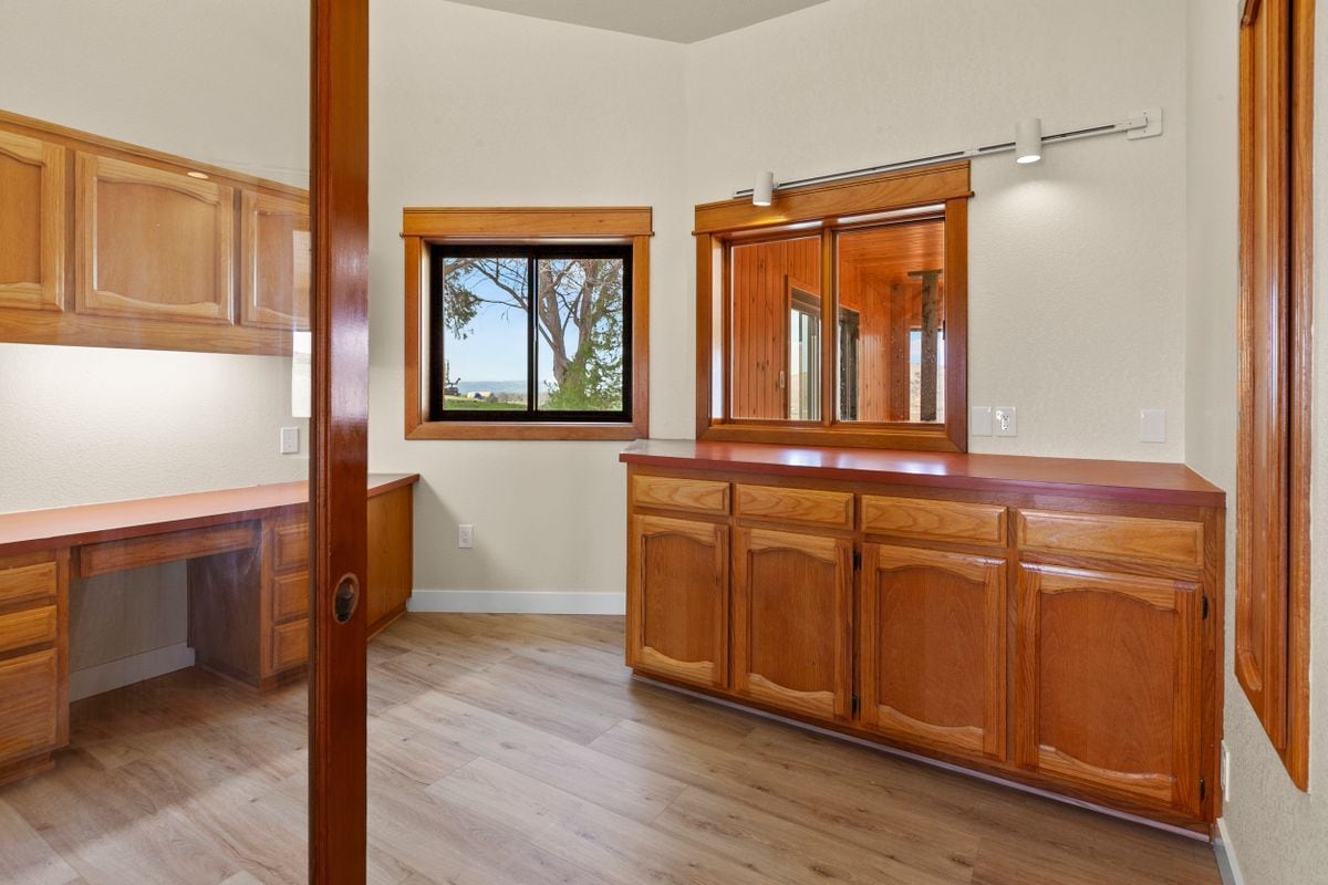 Building Photo - 8850 Rocky Canyon Rd