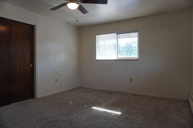 Building Photo - 1409 Utah St