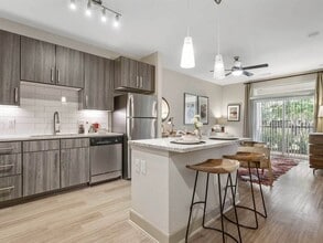 Building Photo - $500 Off Your Dream Apartment!