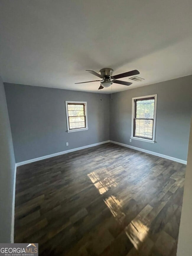 Building Photo - 210 Marion St