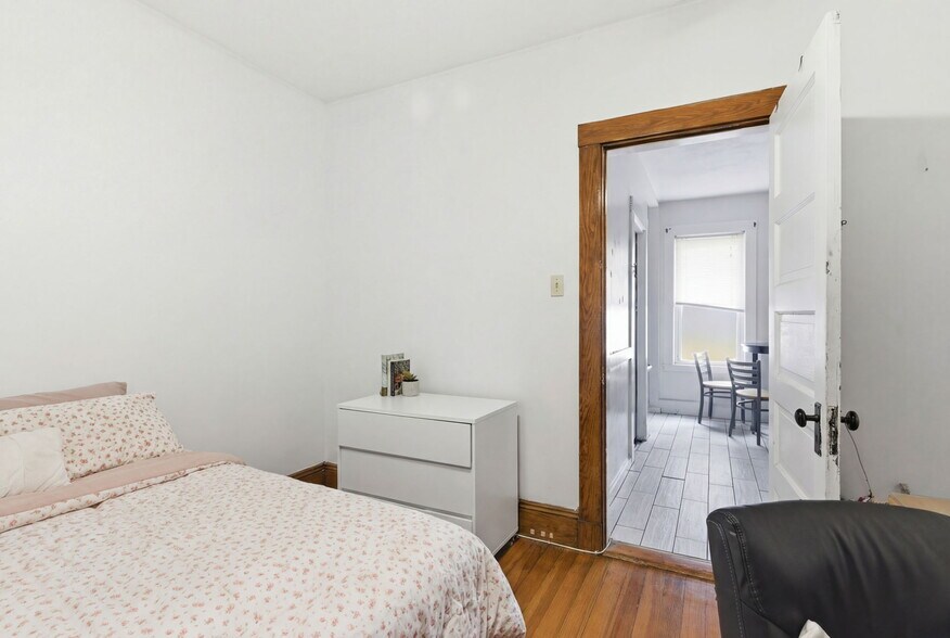 Building Photo - 24 Darling St