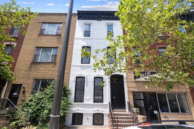 Building Photo - 1618 S Broad St