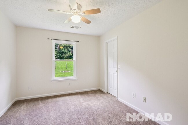 Building Photo - 1015 Chelsea Dr