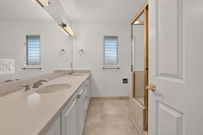 Building Photo - Condo in Active Adult Community