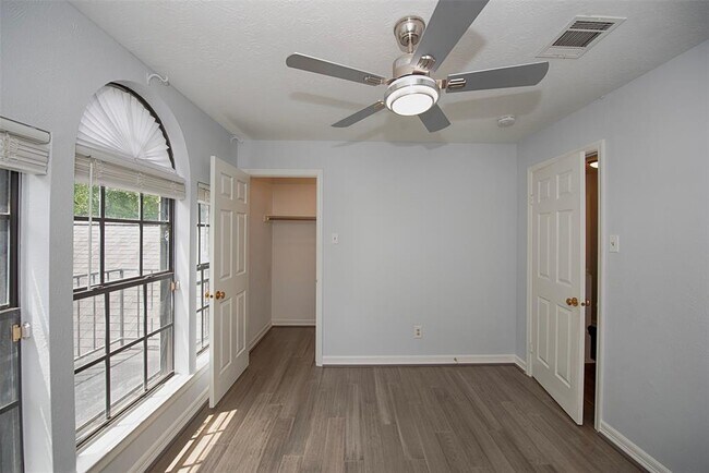 Building Photo - 2030 Cutter Dr