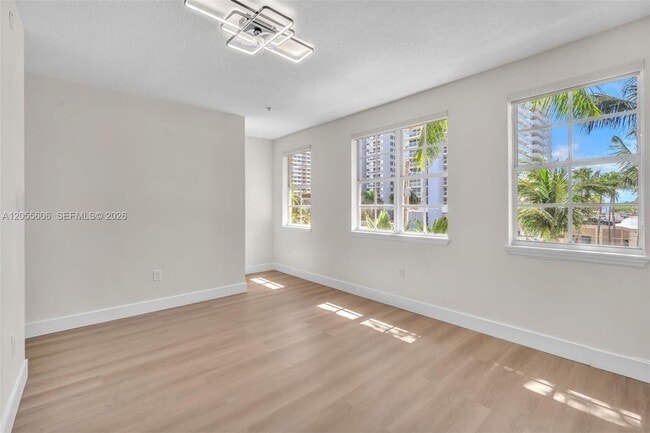 Building Photo - 2065 S Ocean Dr