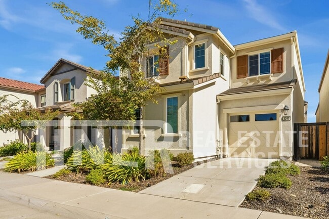 Building Photo - 3255 Pitkin Way