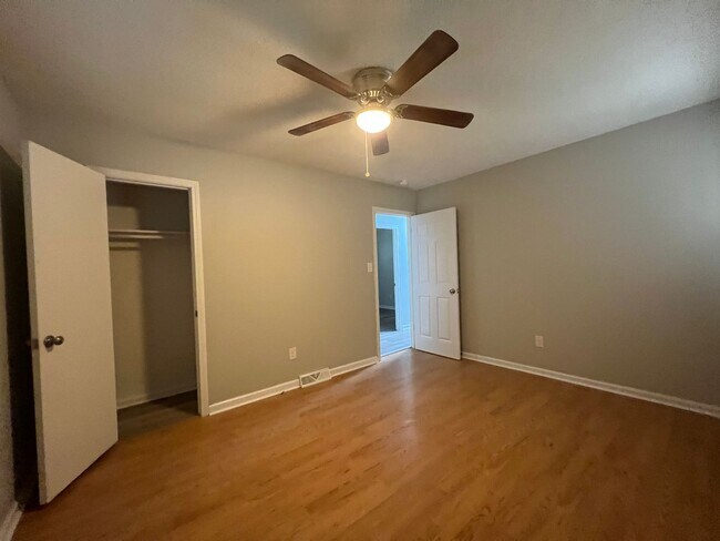 Building Photo - 610 Belfast Dr