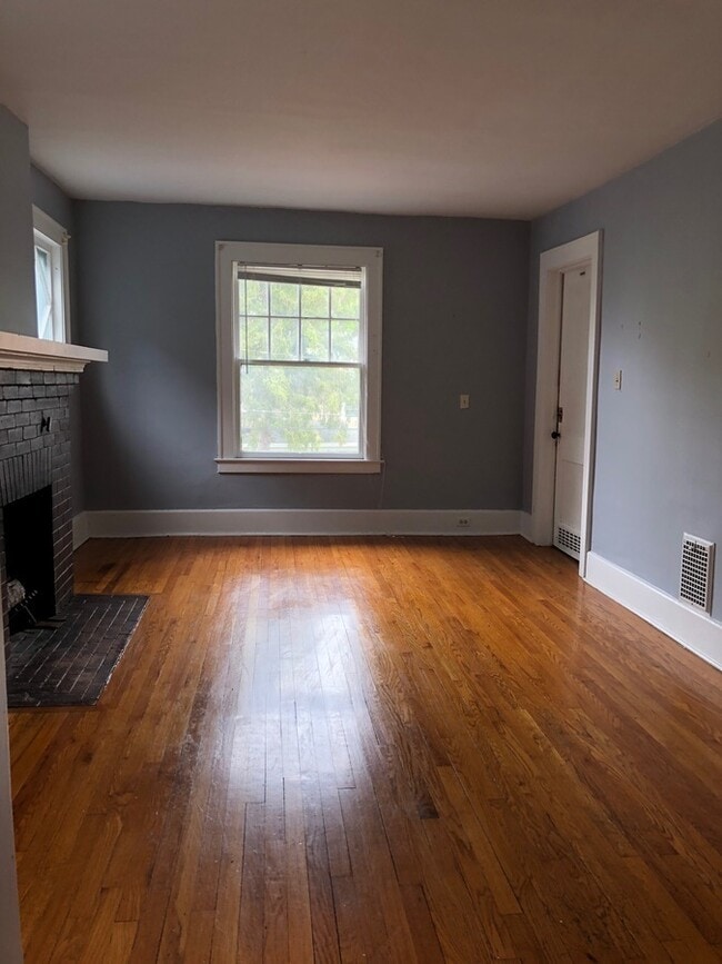 Building Photo - 106 Bellaire Pl