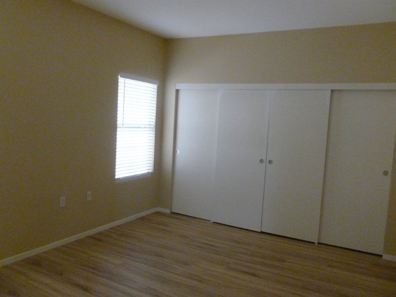 Building Photo - 3400 Cabana Dr