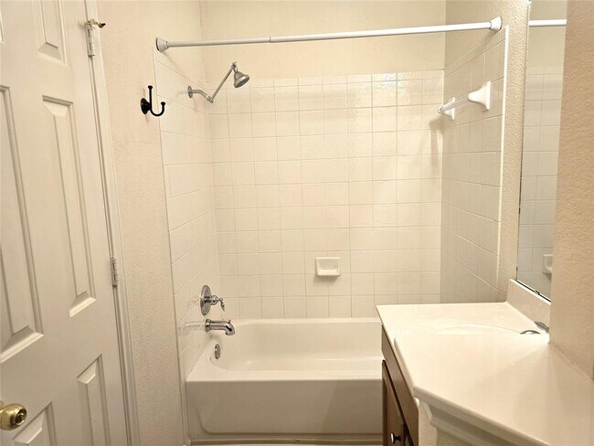 Building Photo - 9201 Brodie Ln