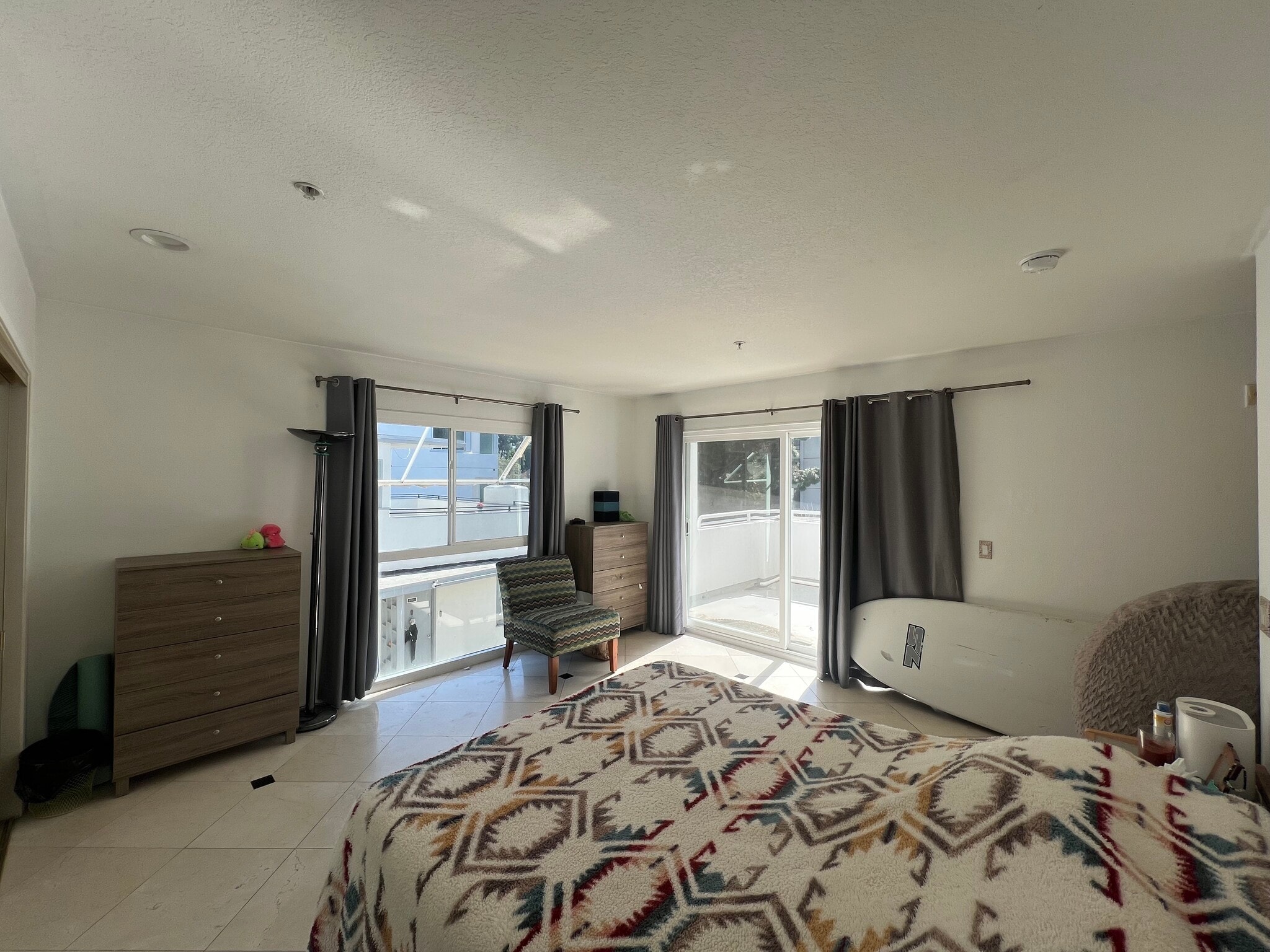 Master bedroom - 650 Kelton Ave
