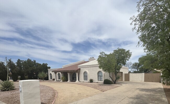 Building Photo - 11201 N 45th Way