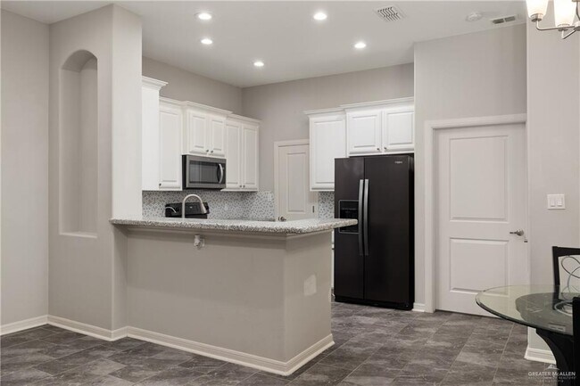 Building Photo - 24 Heron Wy