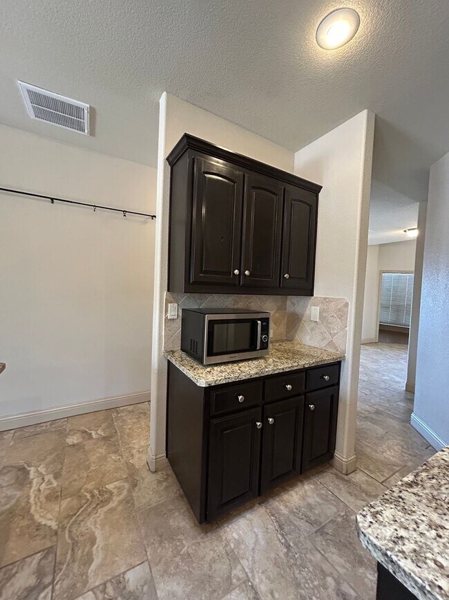 Building Photo - LOCATION, LOCATION, LOCATION-4 bedroom in Legado Estates