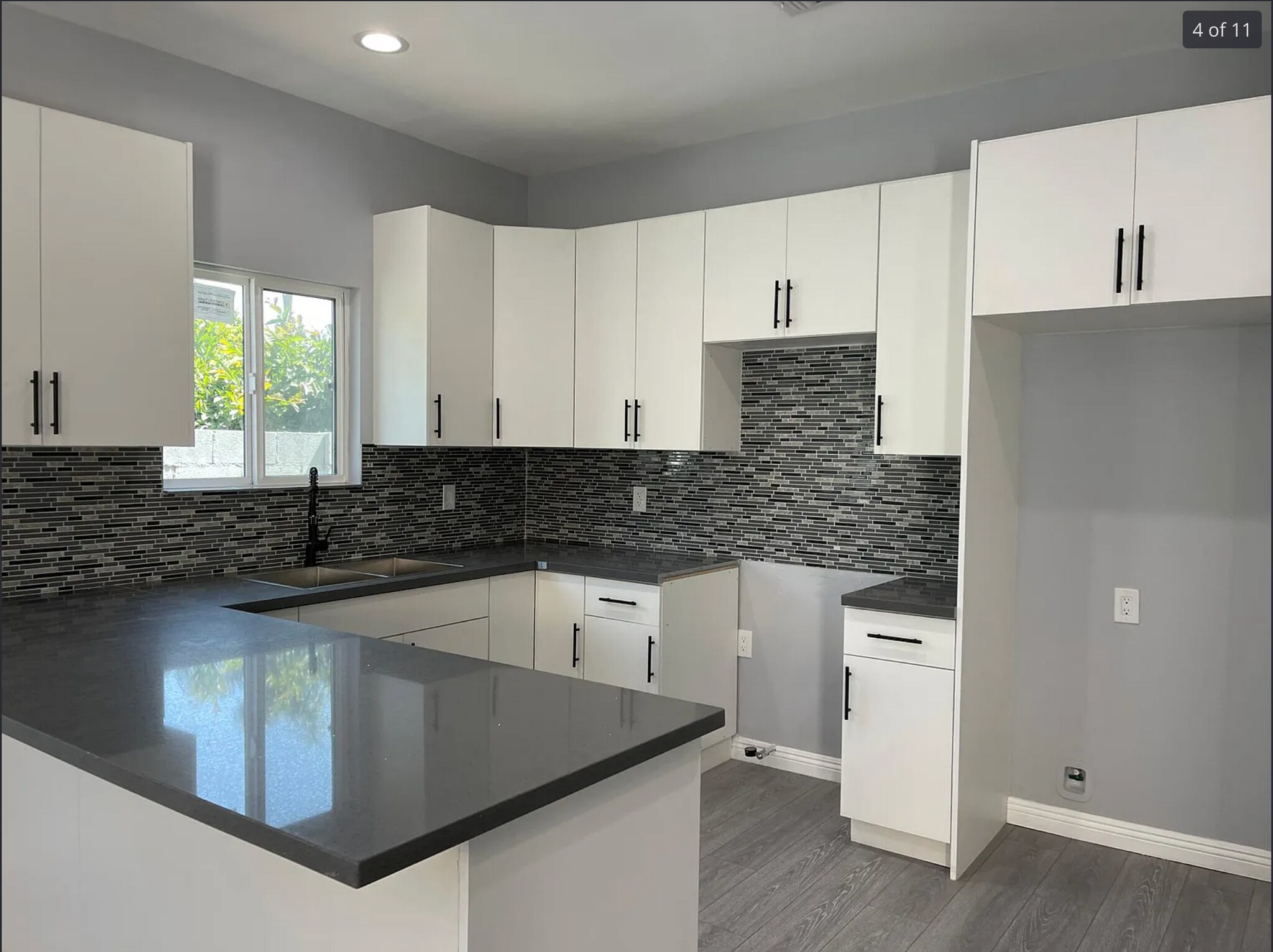 kitchen cabinets - 13202 Vaughn St