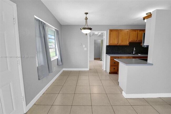 Building Photo - 272 NW 30th Terrace